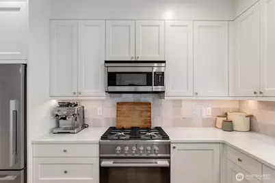 5030 Sand Point Place NE #B, Seattle, WA 98105 - Photo 10
