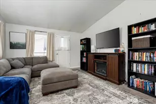730 SE 8th Ave, Oak Harbor, WA 98277 - Photo 2
