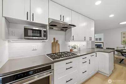 16111 NE 100th Street, Redmond, WA 98052 - Photo 14