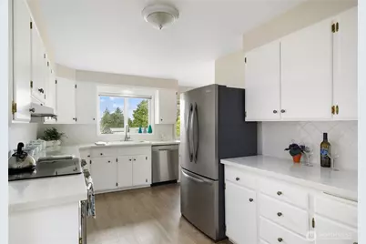 690 Maplewood Loop, Oak Harbor, WA 98277 - Photo 10