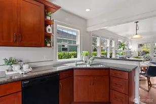 7534 Jones Ave NW, Seattle, WA 98117 - Photo 10