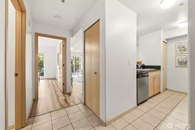 9057 Greenwood Avenue N #102, Seattle, WA 98103 - Photo 6