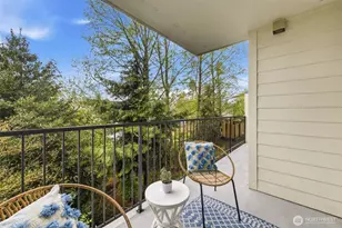 9057 Greenwood Ave N, Seattle, WA 98103 - Photo 16