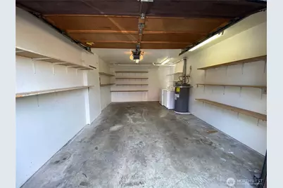 8848 Interlake Avenue N, Seattle, WA 98103 - Photo 32