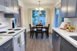 8848 Interlake Ave N, Seattle, WA 98103 - Photo 4