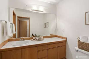 4811 Phinney Ave N, Seattle, WA 98103 - Photo 16