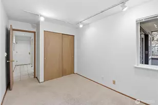 4811 Phinney Ave N, Seattle, WA 98103 - Photo 20