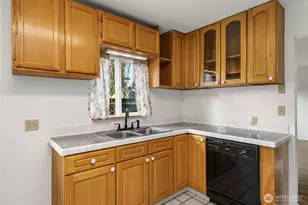 25460 111 Ave SE, Kent, WA 98030 - Photo 12