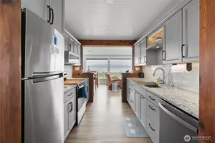 1818 E Lola Beach Ln, Oak Harbor, WA 98277 - Photo 18