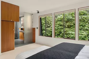 10020 NE 27th St, Bellevue, WA 98004 - Photo 20