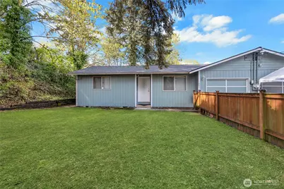 10002 10004 Barnes Lane S, Tacoma, WA 98444 - Photo 4