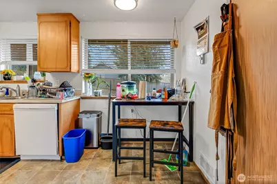 10002 10004 Barnes Lane S, Tacoma, WA 98444 - Photo 10