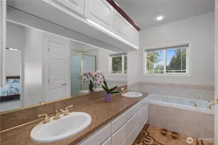4036 Campus Green Dr NE, Lacey, WA 98516 - Photo 16