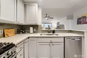 2607 Western Ave, Seattle, WA 98121 - Photo 4