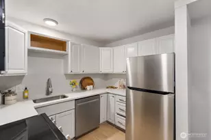 13772 NE 60th St, Redmond, WA 98052 - Photo 8