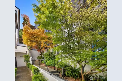 2040 13th Avenue W #33, Seattle, WA 98119 - Photo 2
