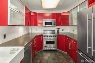 2040 13th Ave W, Seattle, WA 98119 - Photo 10