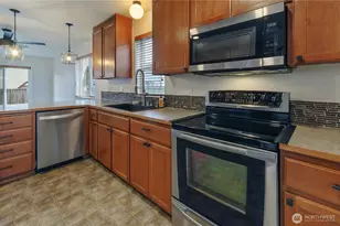 9114 Canal Rd SE, Yelm, WA 98597 - Photo 10