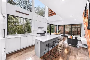 2424 Federal Ave E, Seattle, WA 98102 - Photo 2