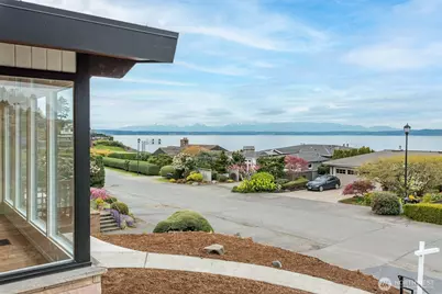 2425 NW Blue Ridge Drive, Seattle, WA 98177 - Photo 2