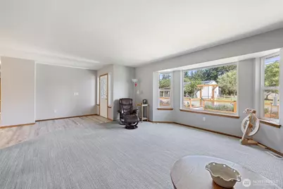 4004 50th Street Ct E, Tacoma, WA 98443 - Photo 10