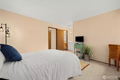 12024 101 Avenue NE #E2, Kirkland, WA 98034 - Photo 8