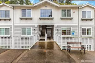 715 Harrington Pl SE, Renton, WA 98058 - Photo 1