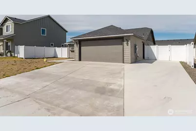 4256 W Wood Court, Moses Lake, WA 98837 - Photo 2