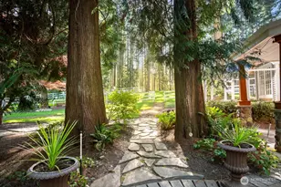 16 Bridlewood Cir, Kirkland, WA 98033 - Photo 10