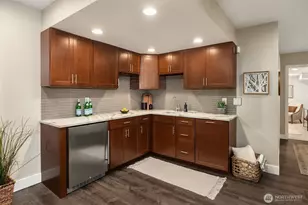 22018 SE 35th St, Sammamish, WA 98075 - Photo 18