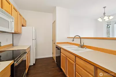 2906 SE 8th Place #2111, Renton, WA 98058 - Photo 10