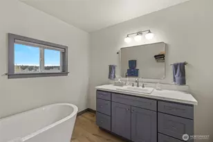 2010 Sweetbriar Ln, Oak Harbor, WA 98277 - Photo 18
