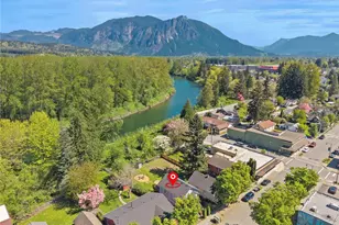 8084 Falls Ave SE, Snoqualmie, WA 98065 - Photo 2