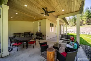 411 Five Peaks Dr, Kalama, WA 98625 - Photo 26