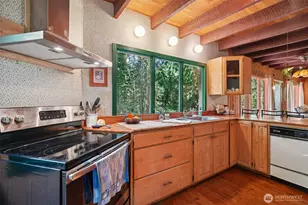 1830 Amber View Pl, Camano Island, WA 98282 - Photo 8