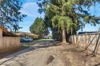 5005 88th Street NE, Marysville, WA 98270 - Photo 2