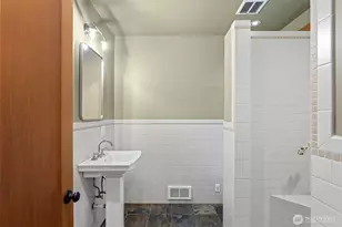 1524 10th Ave W, Seattle, WA 98119 - Photo 30