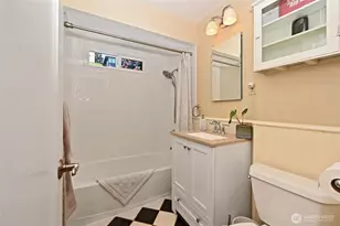 2822 23rd Ave W, Seattle, WA 98199 - Photo 14