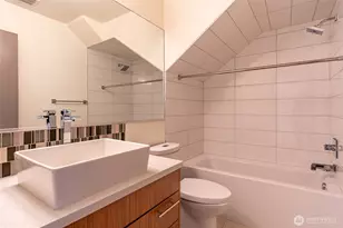 612 N 45th St, Seattle, WA 98103 - Photo 6