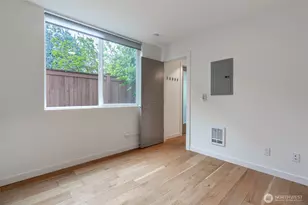 612 N 45th St, Seattle, WA 98103 - Photo 8