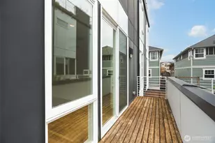 612 N 45th St, Seattle, WA 98103 - Photo 12