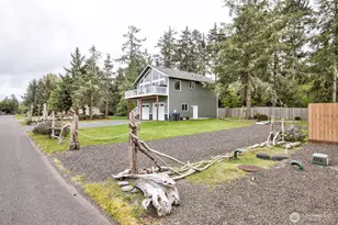181 Sunrise Ave SE, Ocean Shores, WA 98569 - Photo 2