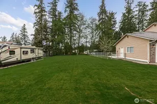 381 Cambrae Dr, Camano Island, WA 98282 - Photo 32