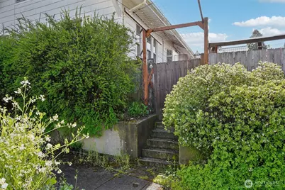4817 Greenwood Avenue N, Seattle, WA 98103 - Photo 28