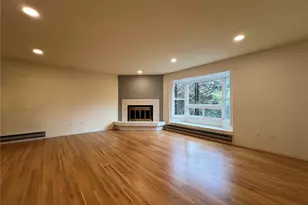 210 Boylston Ave E, Seattle, WA 98102 - Photo 20