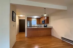210 Boylston Ave E, Seattle, WA 98102 - Photo 24
