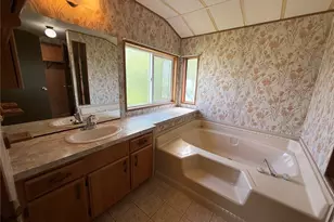 1026 S E Dove Ln, College Place, WA 99324 - Photo 18