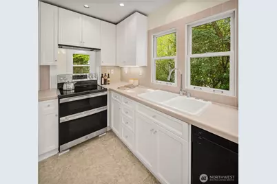 6216 33rd Avenue NE, Seattle, WA 98115 - Photo 8