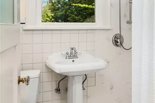 6216 33rd Ave NE, Seattle, WA 98115 - Photo 16