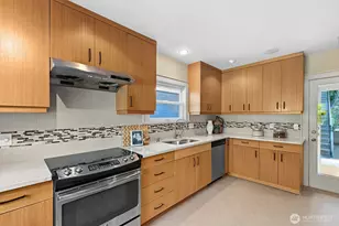 2514 Lake Park Dr S, Seattle, WA 98144 - Photo 10